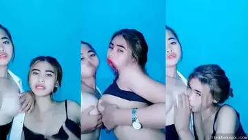 Dua ABG Lesbian Main Basah Saling Jilat Crot